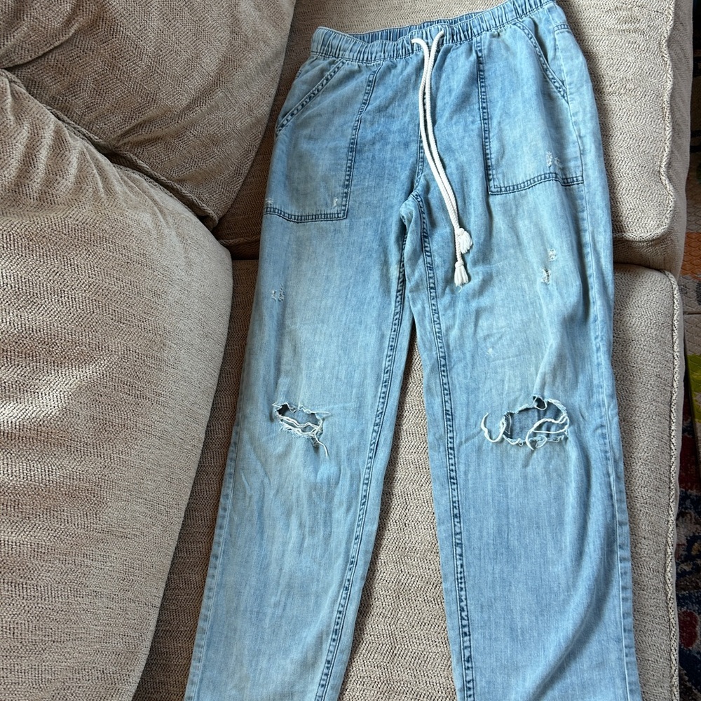 Aerie Relaxed Blue Denim Jeans with Distressed Style